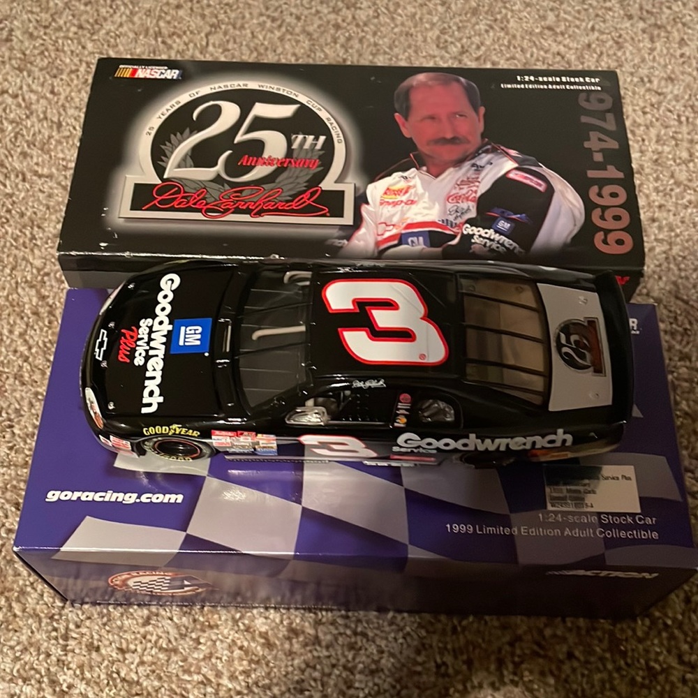 Dale Earnhardt 1:24 Scale Stock Car NWT